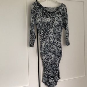Jennifer Lopez body con print dress